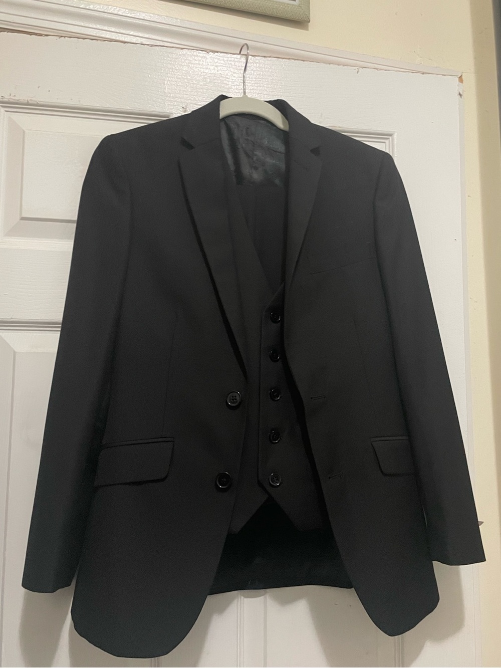 Men's Black Three-Piece Tailored Suit - Classic Formal Wear